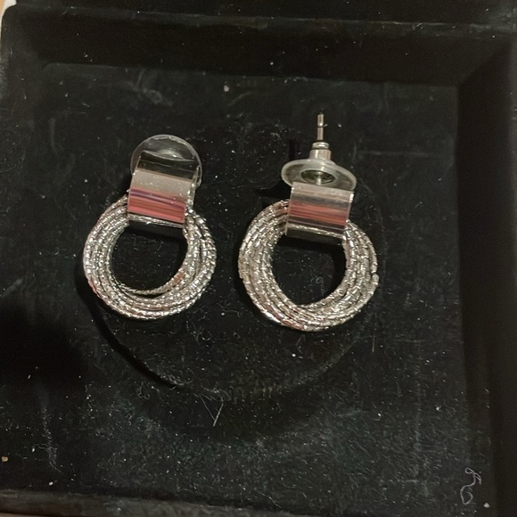 Elegant Gold and Silver Earring Set - Picture 13 of 13